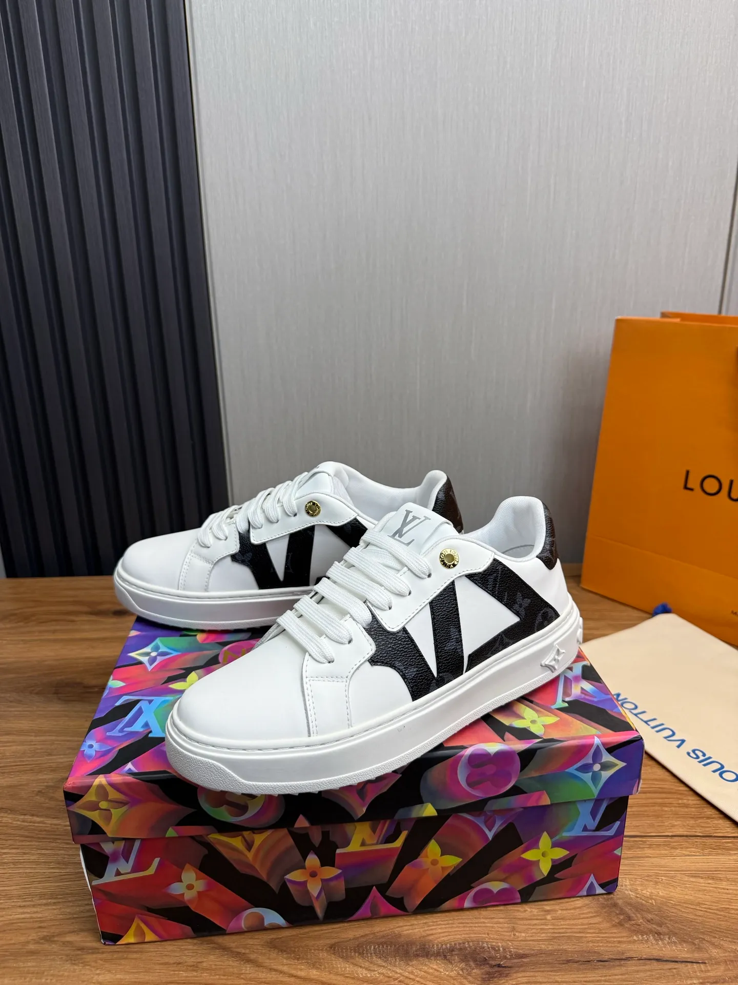 Men's shoes 💰520💰 LOUIS VUITTON [Luden Yiwei] The new trendy Lv is on the market 🎁, casual and fashionable men's shoes 👟 The upper is made of imported silk cowhide + cowhide mesh lining, the original wear-resistant rubber outsole, the version is simple and elegant, exclusive for trendy men. 38-44